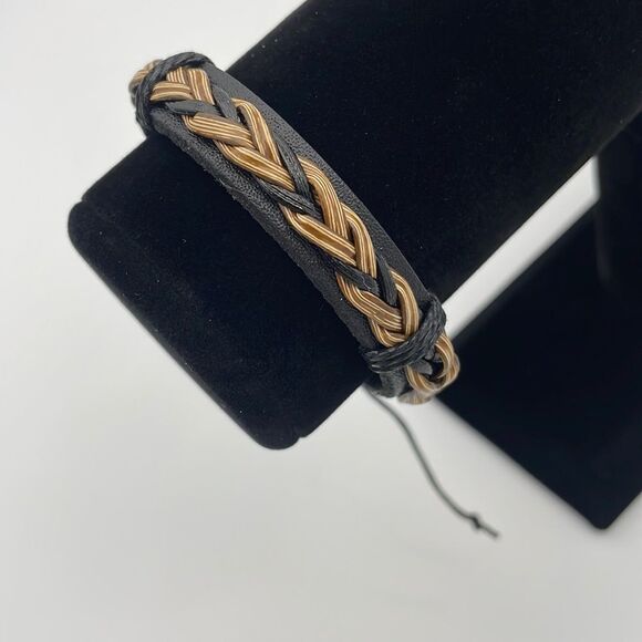 𝅺MEN'S VEGAN Leather Braided Bracelet - Picture 1 of 3